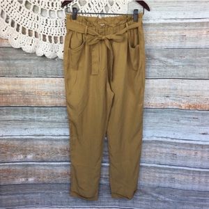 Thread + Supply Toe front  paper bag pants